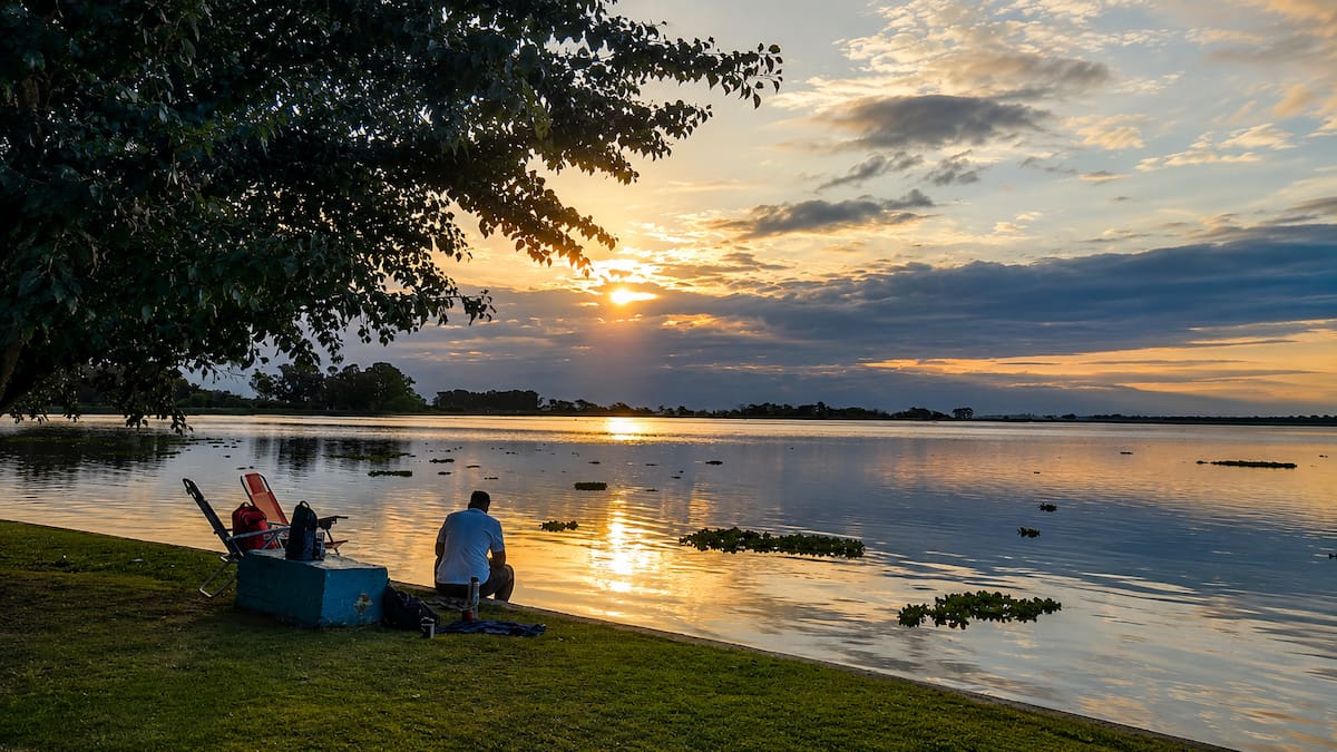 El pueblo patrio cerca de Buenos Aires ideal para visitar el feriado del 9 de julio: historia, laguna y tradición argentina
