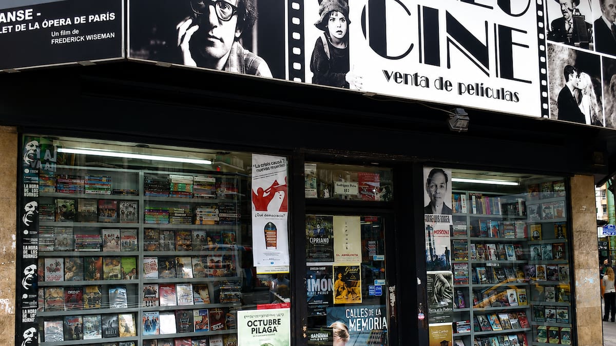El último refugio del cine en DVD: Solo Cine, la esquina de Corrientes que resiste al tiempo
