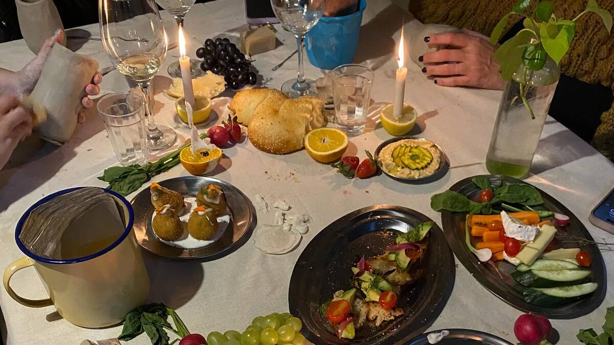 El rincón de Villa Ortúzar donde nunca sabés qué vas a comer: cocina fresca, platos generosos y creatividad diaria