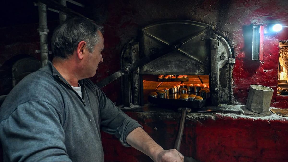 Tienen hornos centenarios, guardan recetas inmigrantes y están en Buenos Aires: el mapa de las panaderías históricas con direcciones y precios