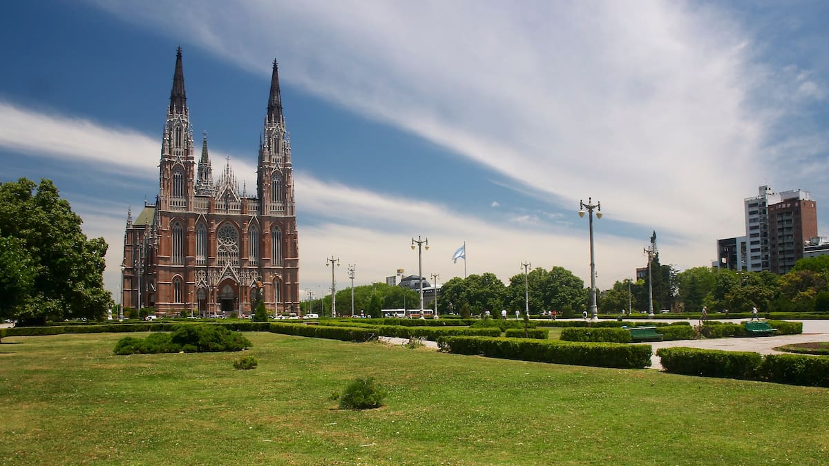¿La Plata puede dejar de ser la capital bonaerense? La ciudad que busca quedarse con el poder político