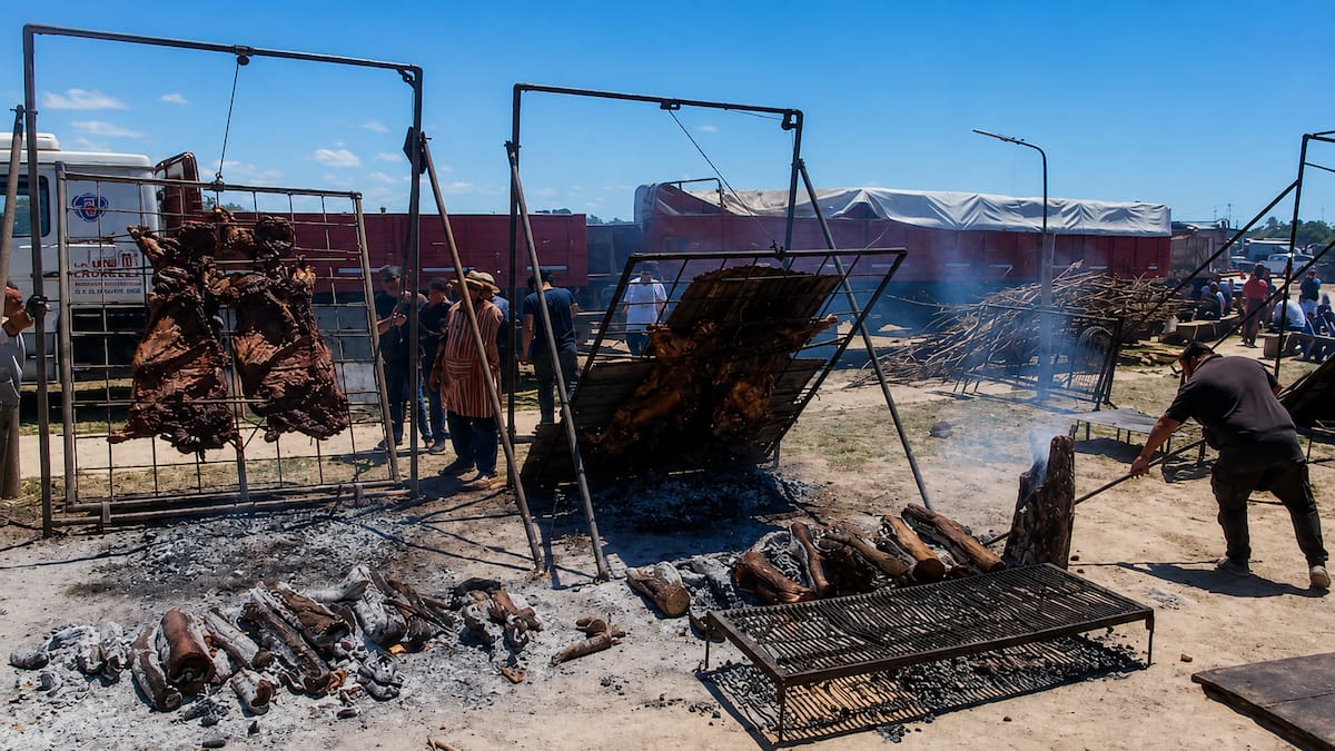 A 40 minutos de La Plata: el pueblo histórico que cumple 125 años con asado, música y tradición