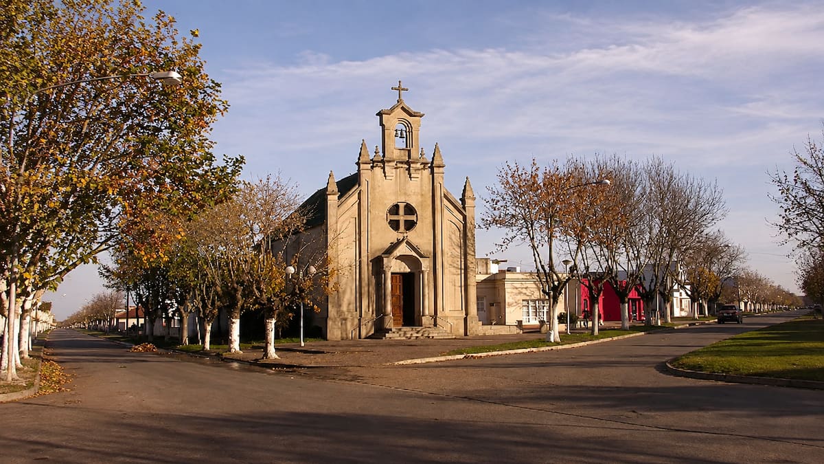 El pueblo a una hora de Mar del Plata que celebra a la papa y guarda una historia de trenes y campo