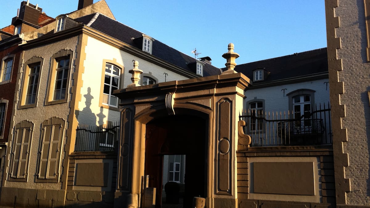 La mansión secreta donde durmió Napoleón salió a la venta: tiene 35 ambientes y su precio es un misterio