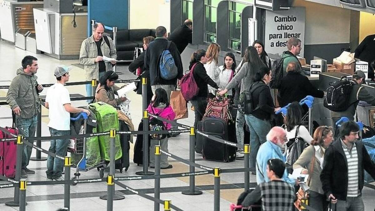 Turistas argentinos que viajan al exterior