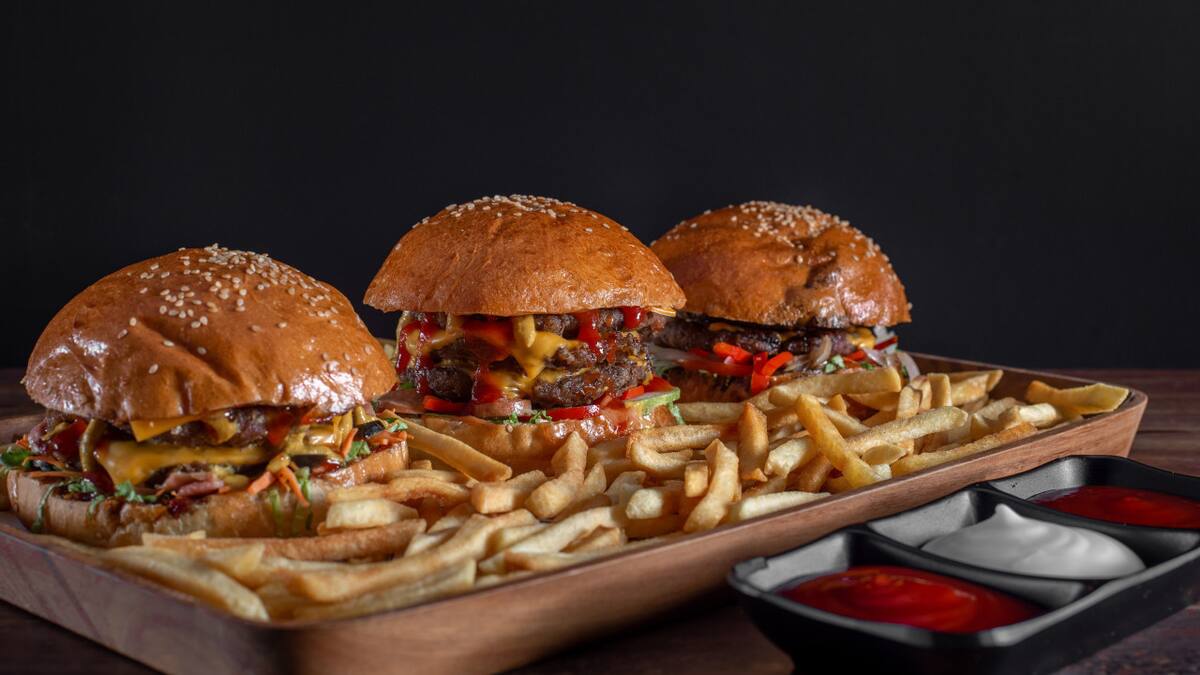 Ultraprocesados, comida chatarra, hamburguesa. Foto Unsplash.