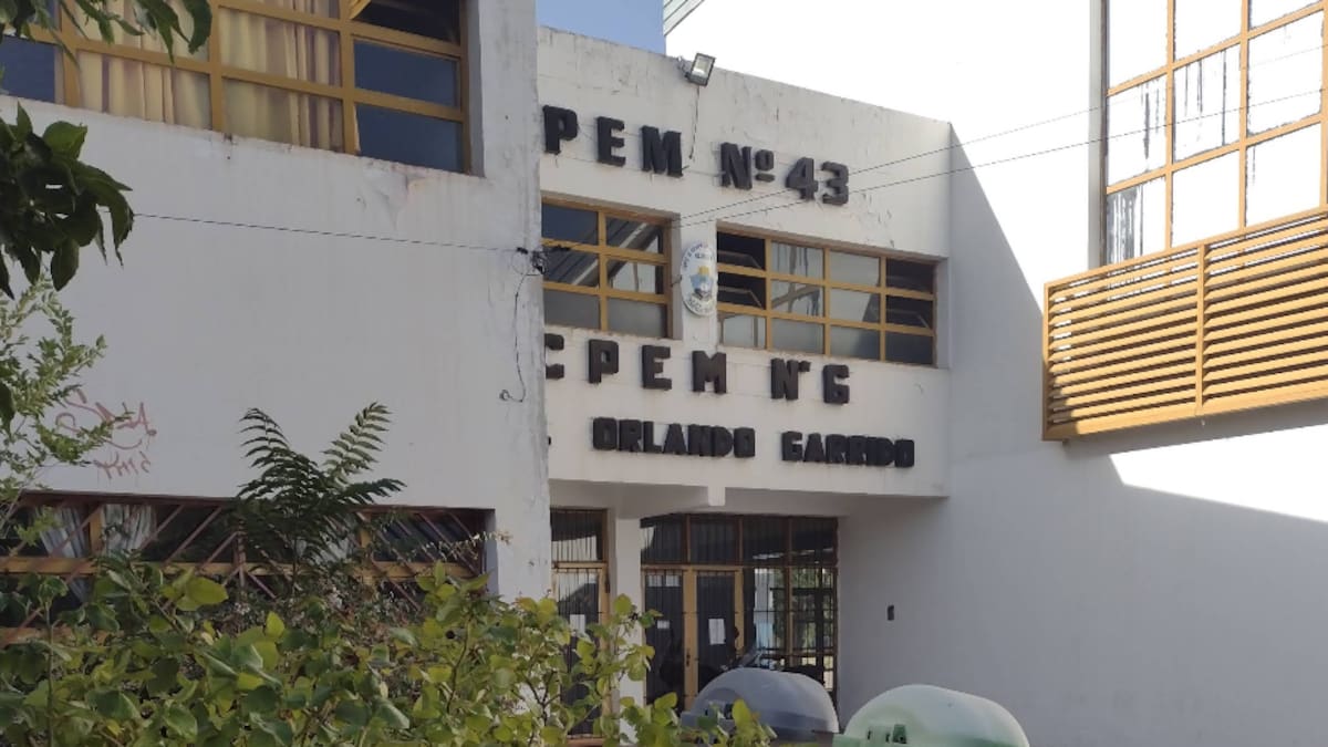 Horror en Neuquén: un alumno llevó un arma a la escuela y le disparó a otro compañero