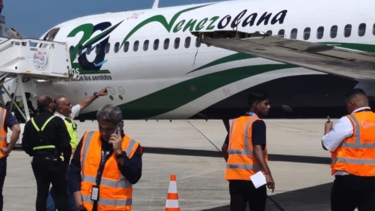 Susto a bordo: así quedó el avión tras chocar con una estructura que le quebró una de las alas