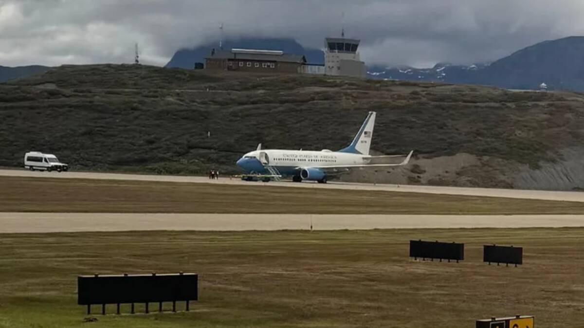 Un avión del Departamento de Defensa de Estados Unidos aterrizó en Ushuaia en medio de la tensión por la intervención del puerto