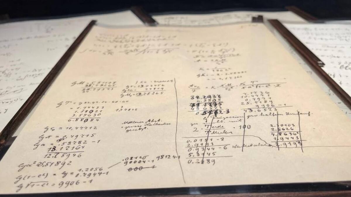 Un borrador de Albert Einstein sobre la teoría de la relatividad se subastó por 13 millones de dólares, REUTERS