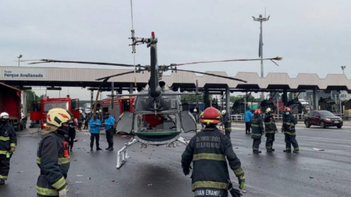 Un camión chocó a un helicóptero del SAME en Parque Avellaneda