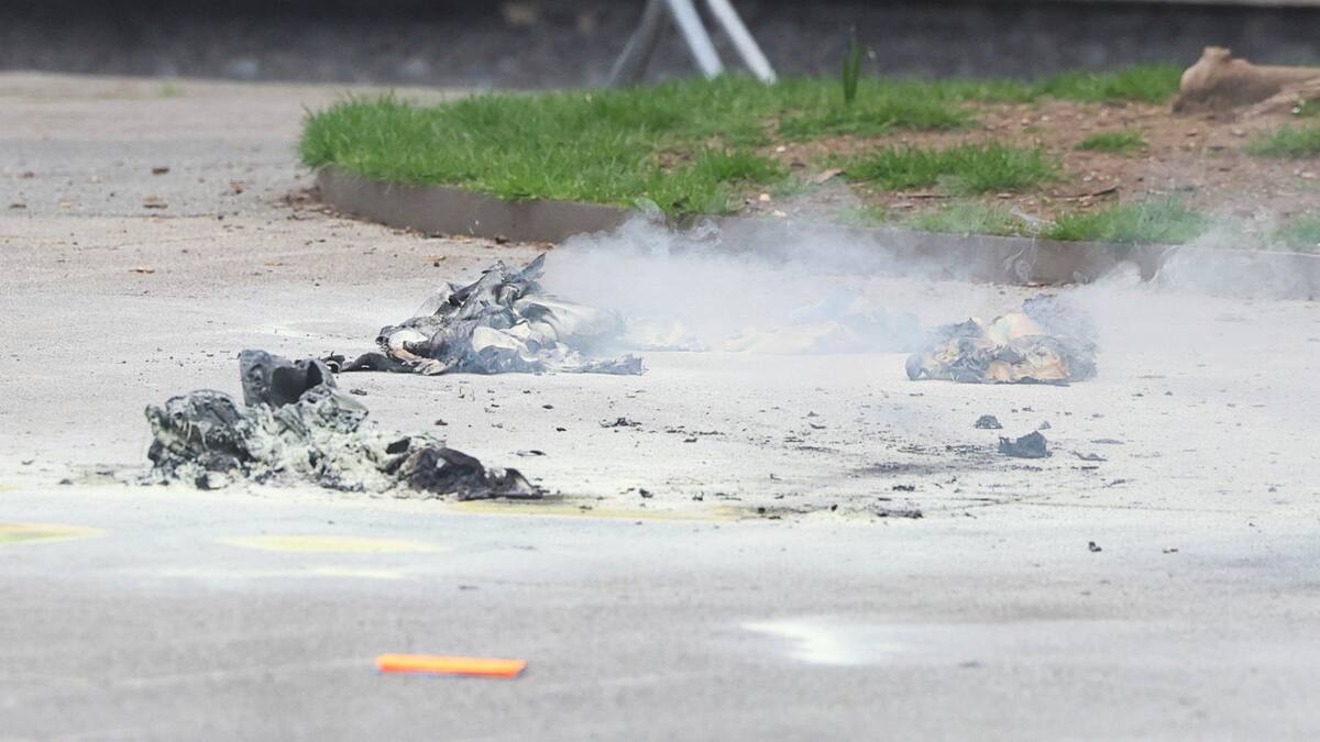 Un hombre se prendió fuego delante de un tribunal. Foto: Reuters