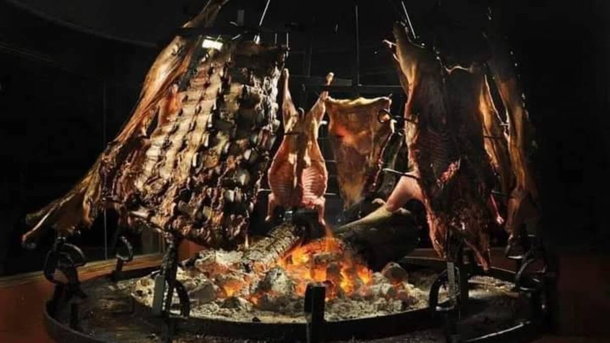 La parrilla que ofrece el mejor cordero patagónico de Buenos Aires está en Villa Gesell: una parada obligada en la Costa Atlántica