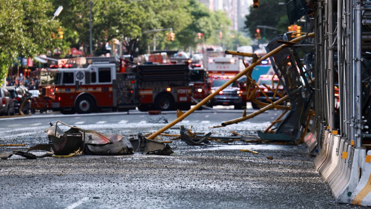 Una grúa se prendió fuego en Nueva York. Foto: Reuters.