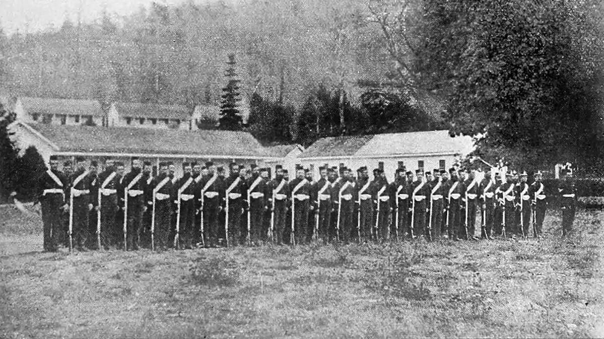 Una guerra tan absurda como histórica.