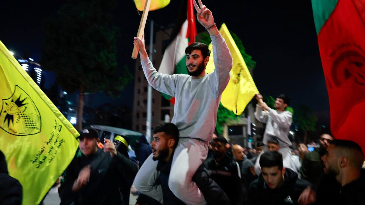 Una multitud recibió a los presos palestinos liberados por Israel. Foto: Reuters