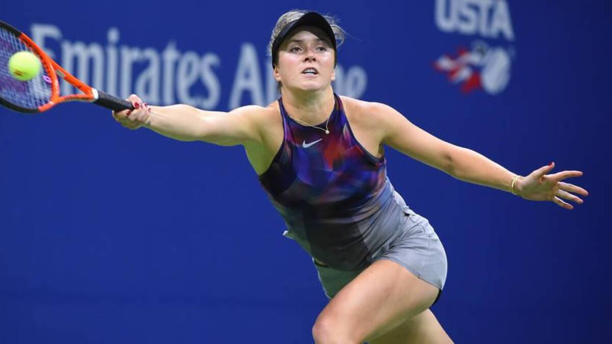 Una tenista de moda se desnuda en una erótica sesión de fotos