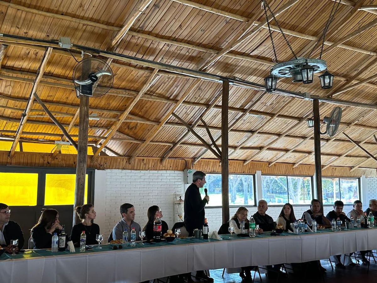 Uñac reunió al peronismo sanjuanino en el inicio de su recorrido nacional