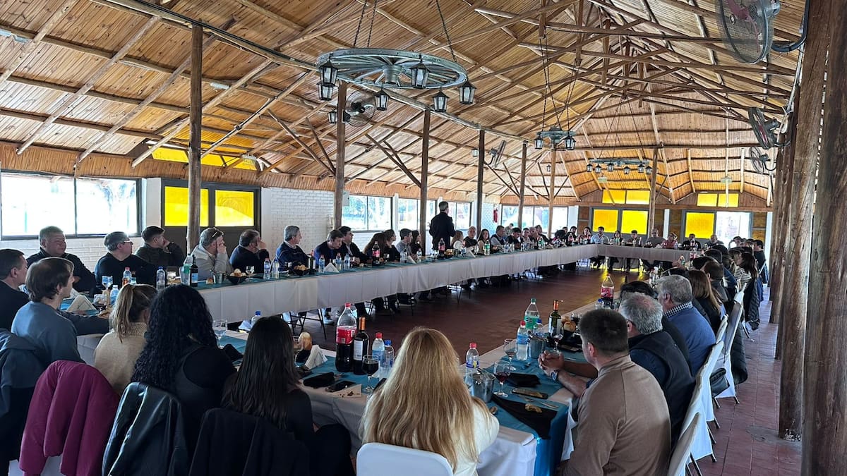 Uñac reunió al peronismo sanjuanino en el inicio de su recorrido nacional