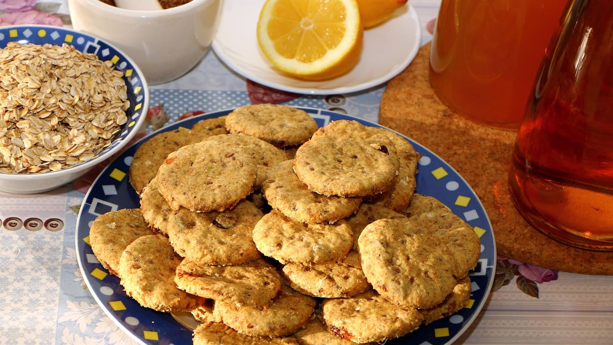 Galletas de avena, naranja y miel: una receta fácil con pocos ingredientes para la merienda