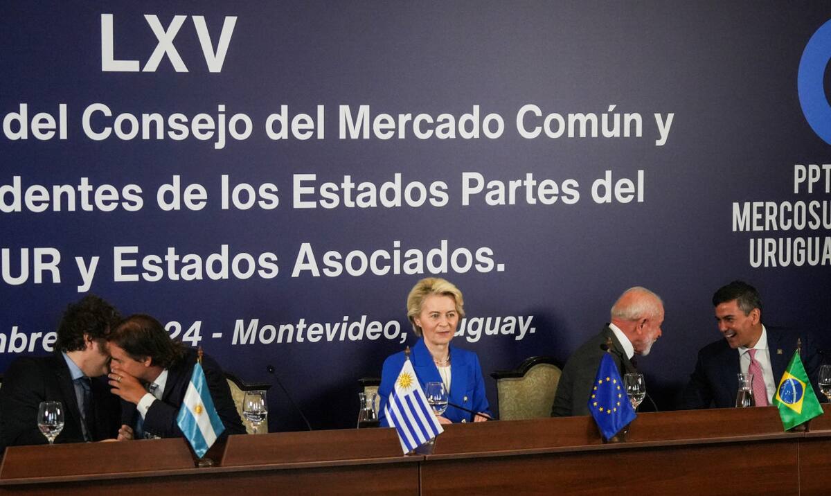 Ursula von der Leyer y los presidentes del Mercosur. Foto: Reuters.