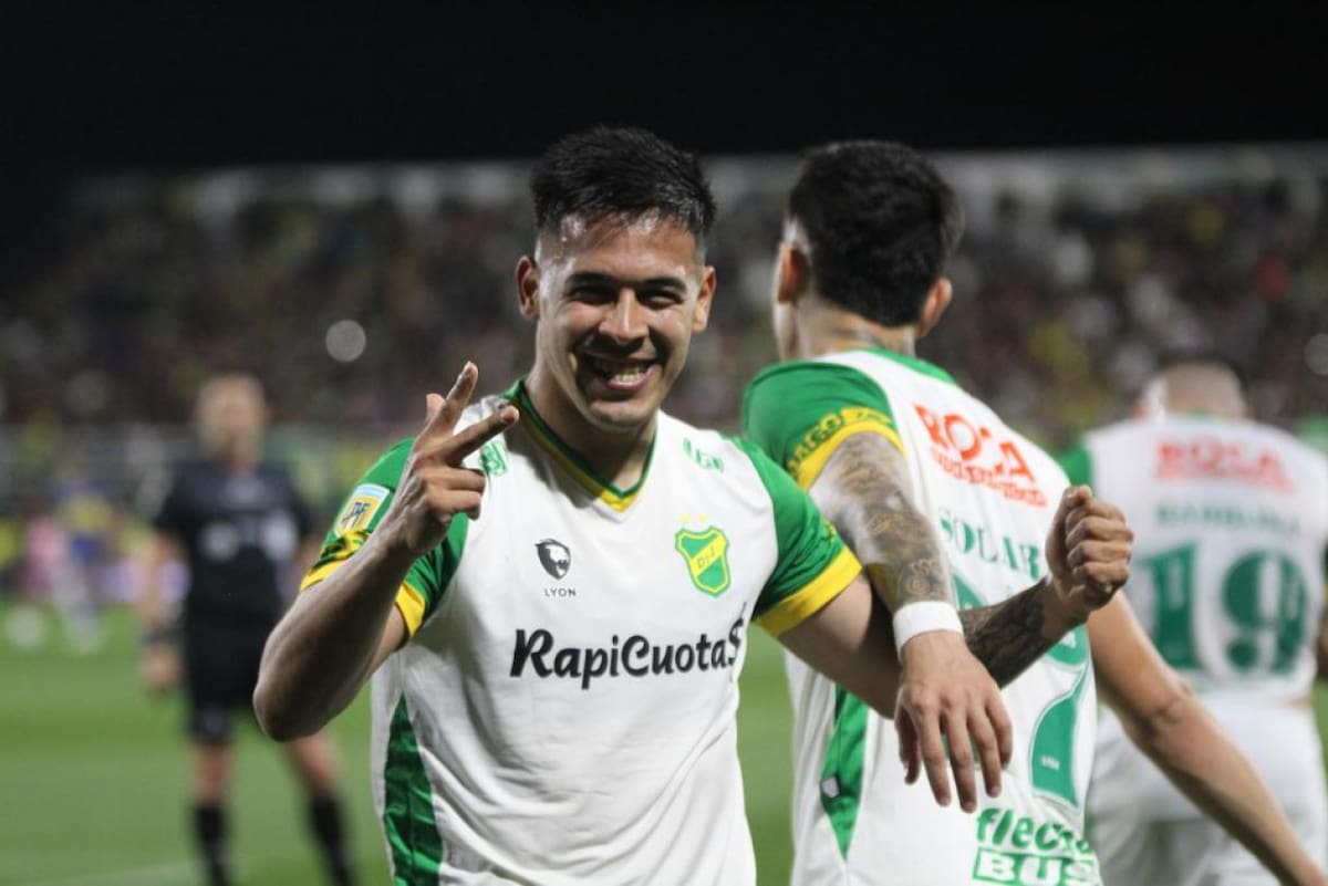 "Uvita" Fernández abrió el marcador en Florencio Varela. Foto: X @ClubDefensayJus.