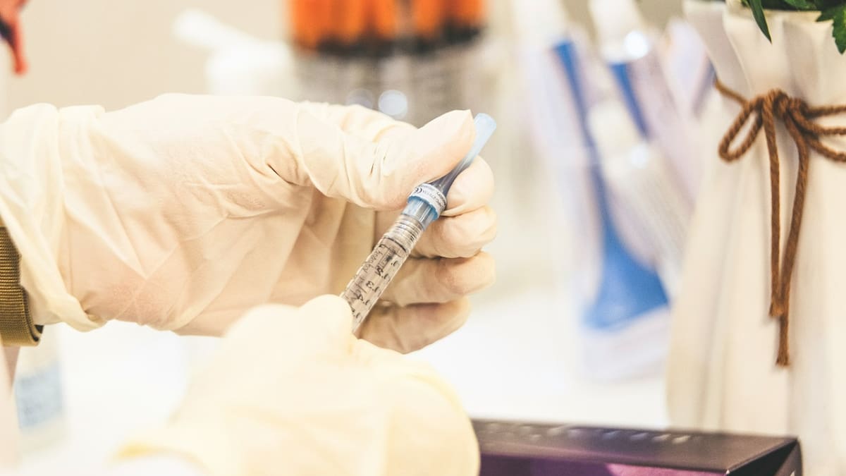 Vacuna contra el Alzheimer. Foto: Unsplash.