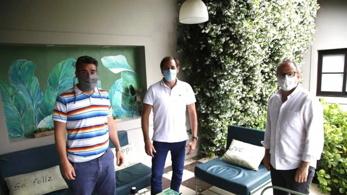 Valenzuela y Garro 2