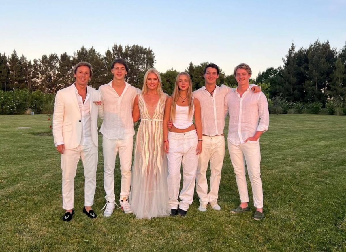 Valeria Mazza y Alejandro Gravier junto a sus hijos. Foto/Instagram: @alejandrogravier