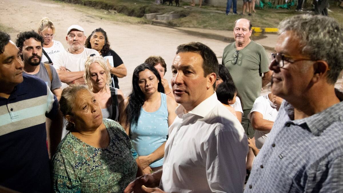 Florencio Varela: vecinos y vecinas destacaron la modernización del alumbrado público en Pico de Oro