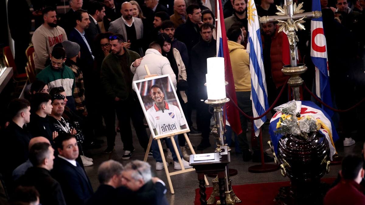 Velatorio de Juan Izquierdo en Uruguay. Foto: Reuters