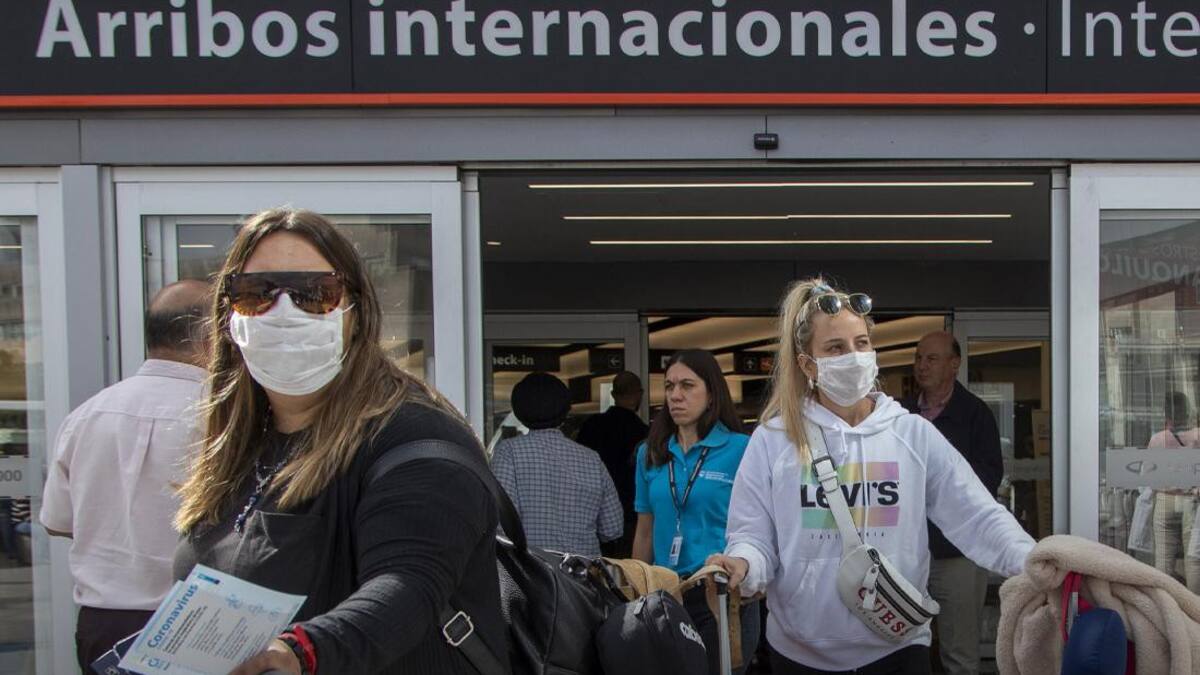 Viajes al exterior, pasajeros, coronavirus, aeropuerto, NA