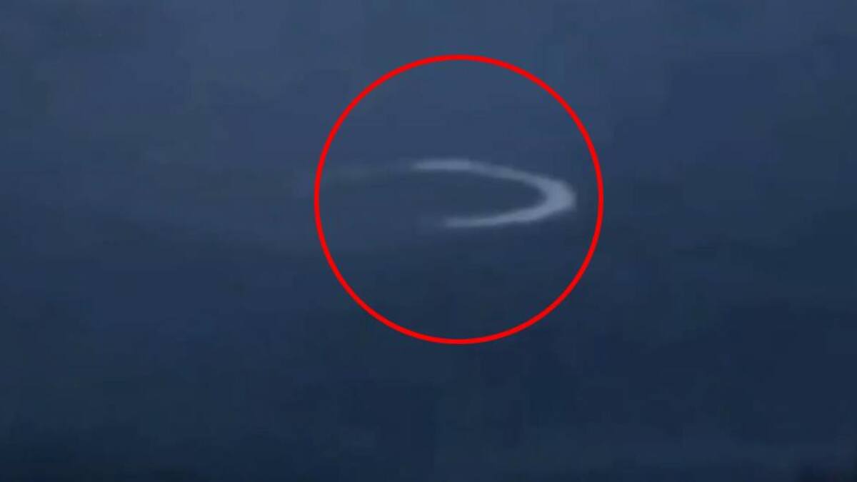 VIDEO VIRAL en Youtube: rayo pone al descubierto a un ovni gigante