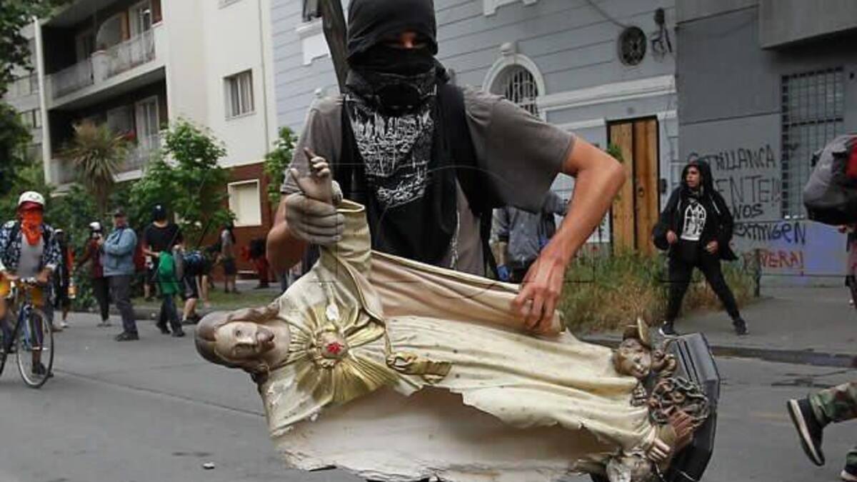 Chile, en llamas: violencia en las calles con sospechas de vínculo con Venezuela y Cuba