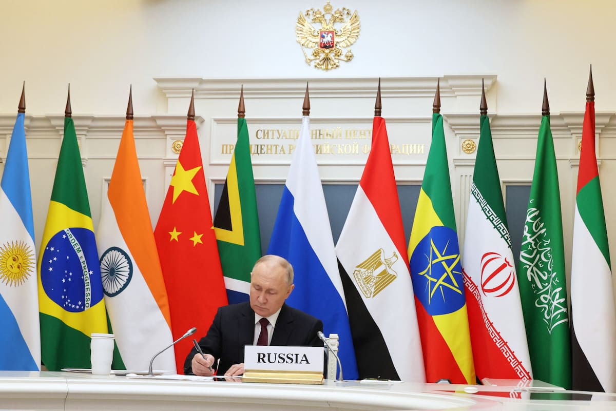Vladimir Putin en reunión con los integrantes de los BRICS. Reuters