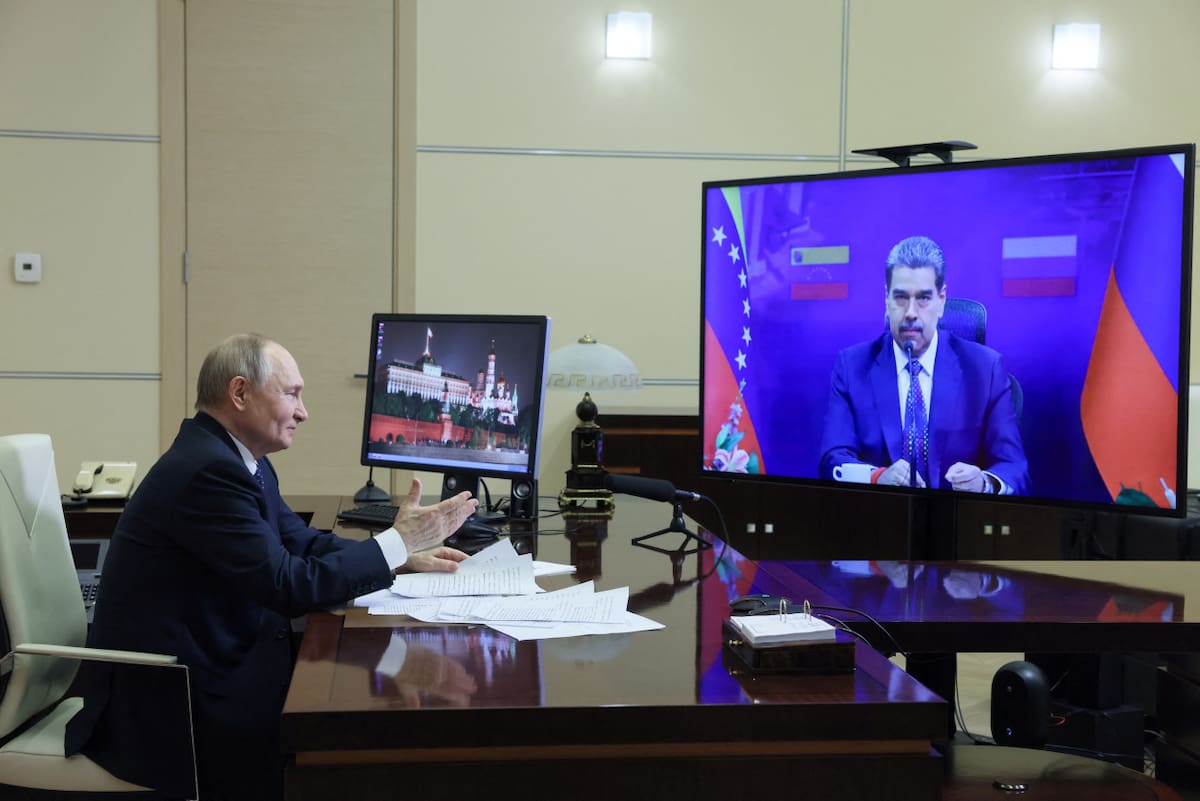 Vladimir Putin habló con Nicolás Maduro por el 80 aniversario de la relación entre Rusia y Venezuela. Foto: Reuters/Sputnik/Mikhail Metzel.