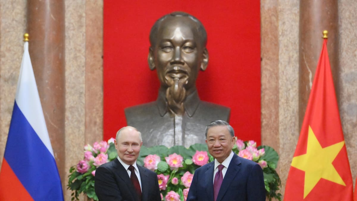 Vladimir Putin y el presidente de Vietnam, To Lam. Foto: Reuters