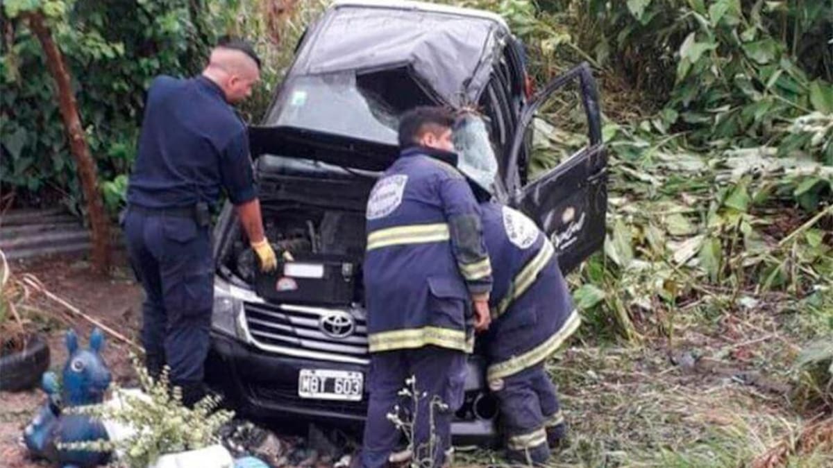 Volcó camioneta en la que viajaban integrantes de Damas Gratis, Twitter