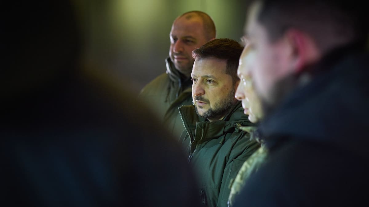 Zelenski le entregó al Ejército ucraniano un nuevo dron-misil probado en combate