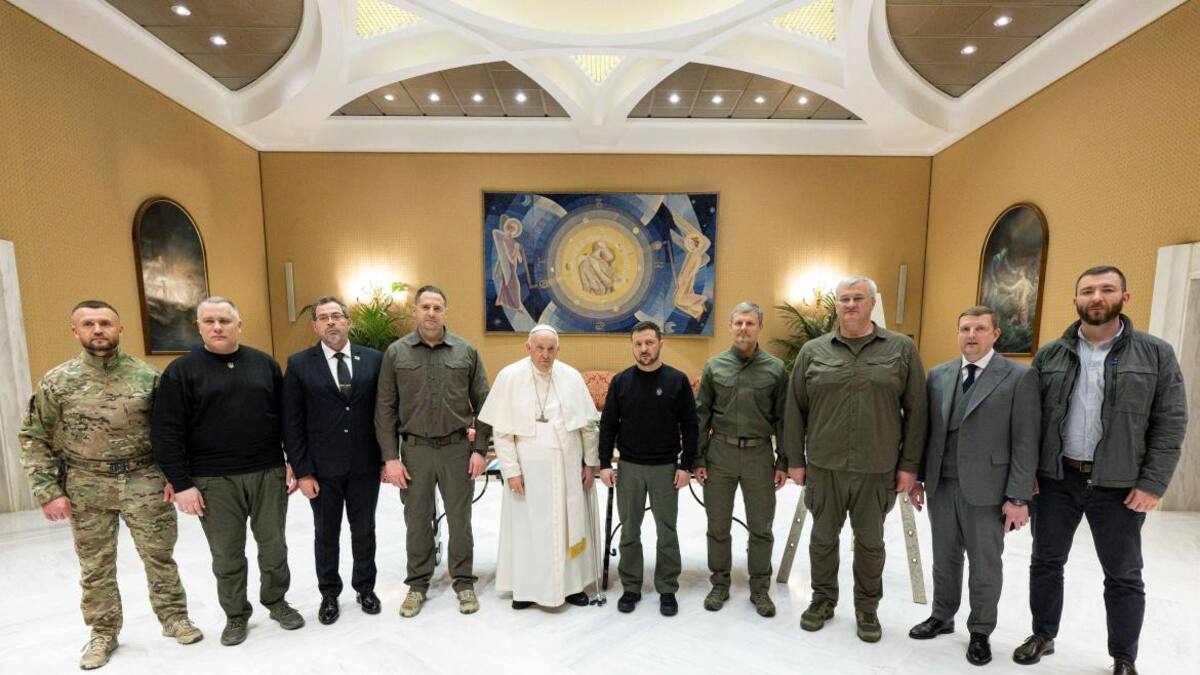 Papa Francisco y Zelenski. Foto: Reuters