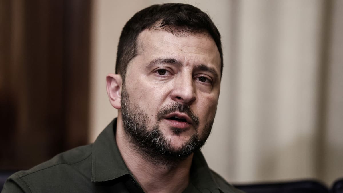 Volodimir Zelenski, pidió que se acelere la incorporación de los aviones caza F-16. Foto: Reuters.
