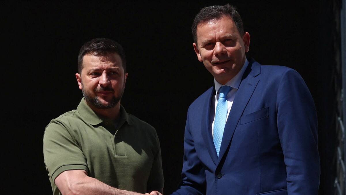 Volodímir Zelenski, y el primer ministro portugués, Luís Montenegro. Foto: REUTERS.