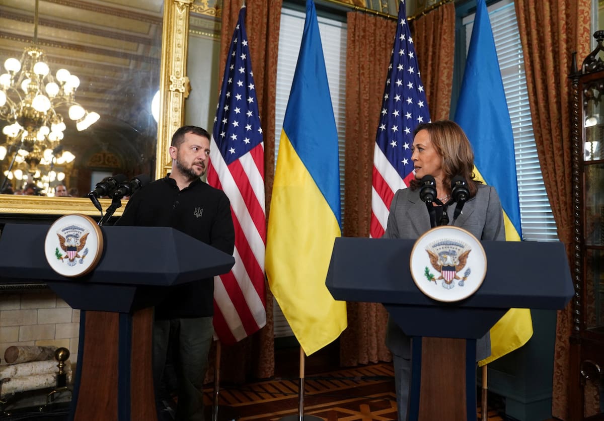 Volodimir Zelenski y Kamala Harris. Foto: REUTERS.