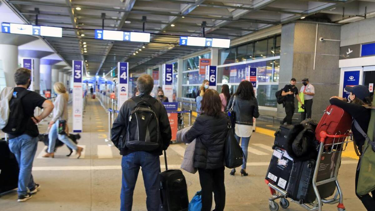 Vuelos, líneas aéreas, pasajeros, aeropuerto, NA