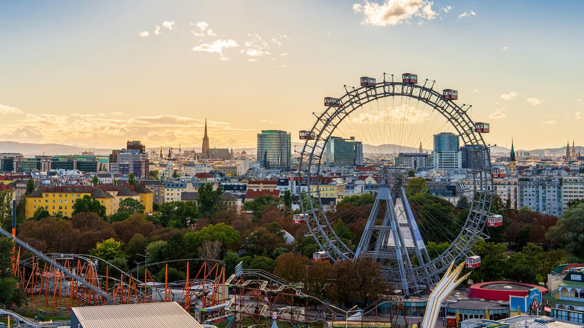 Vuelta al mundo de Wiener Riesenrad en Viena, Austria.