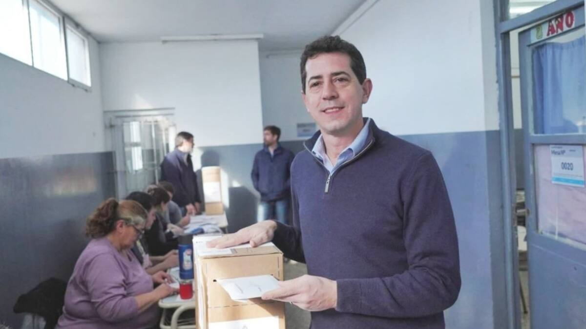 Wado de Pedro votó en Mercedes. Foto NA