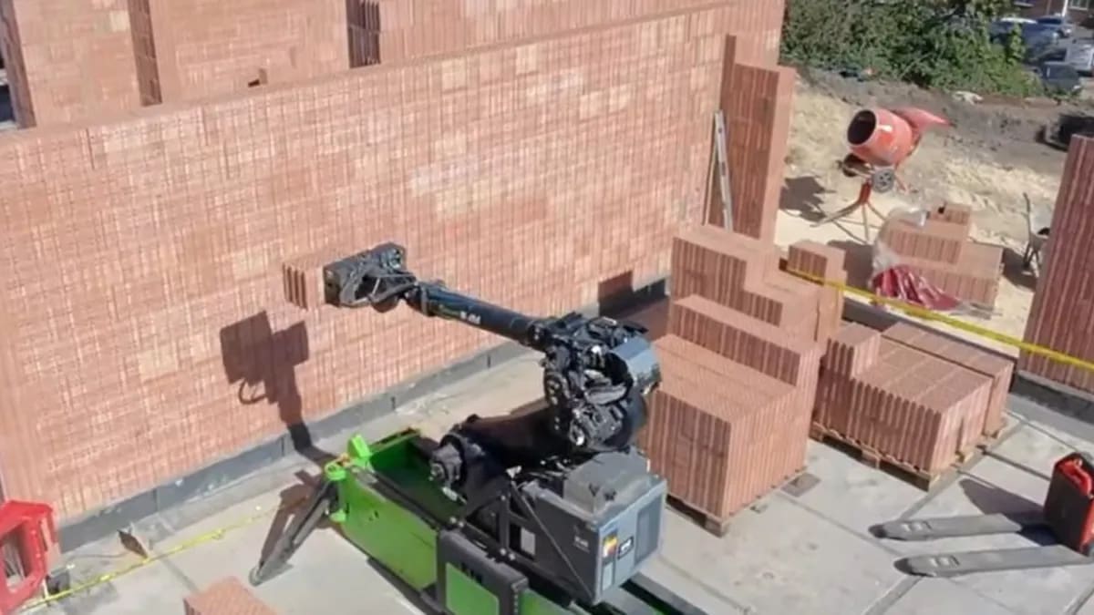 Walter, nuevo robot albañil.