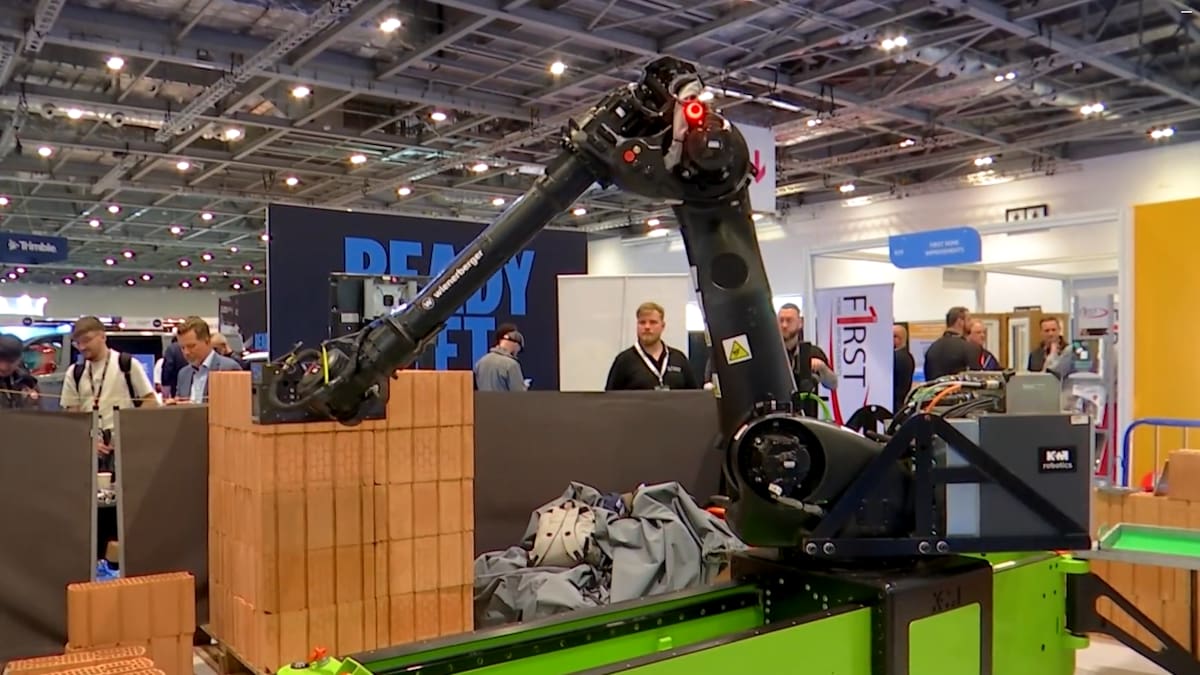 Albañiles en peligro: cómo funciona Walter, el robot europeo que hace el trabajo de 5 obreros en una hora