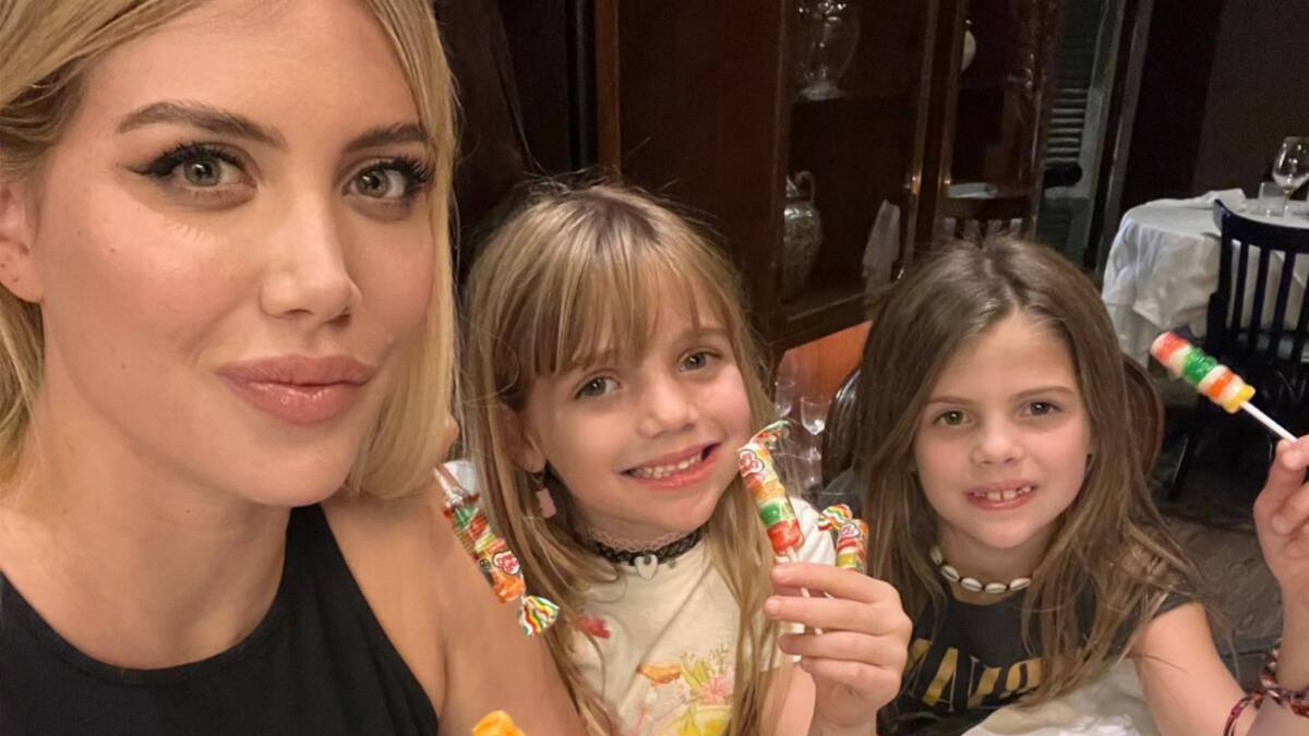 Wanda Nara junto a Isabella y Francesca Icardi. Foto: Instagram.