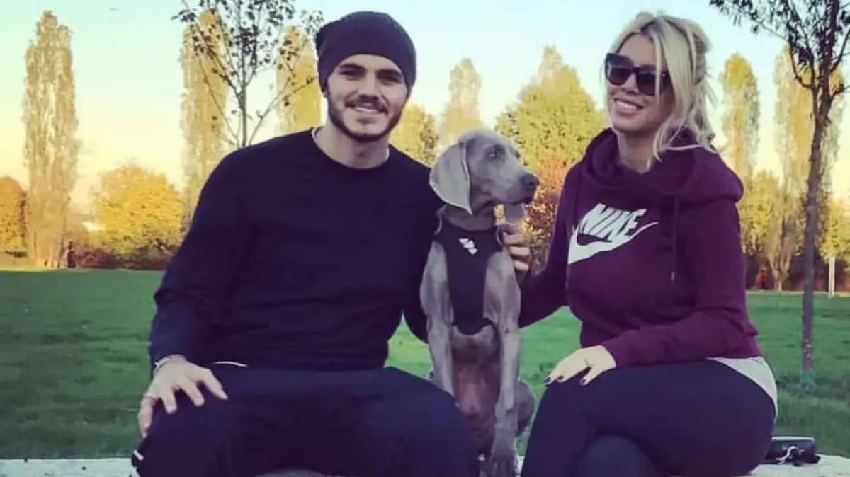 Wanda Nara y Mauro Icardi junto a su perro Coco. Foto: Instagram.